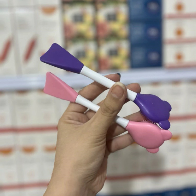 فیس براش دو کاره سیلیکونی و براش ماسک فیس براش خرسی مدل new kanada051