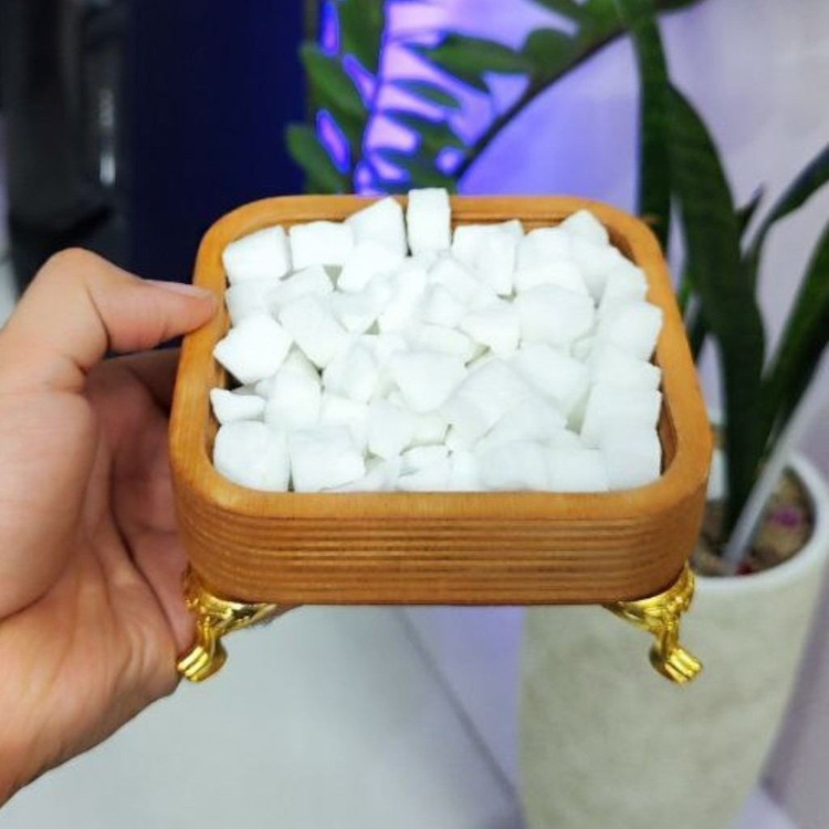 قندان چوبی (شکلات خوری) پایه دار مربع پلی وود 13 سانت درب طلقی مدل:new kanada0115367