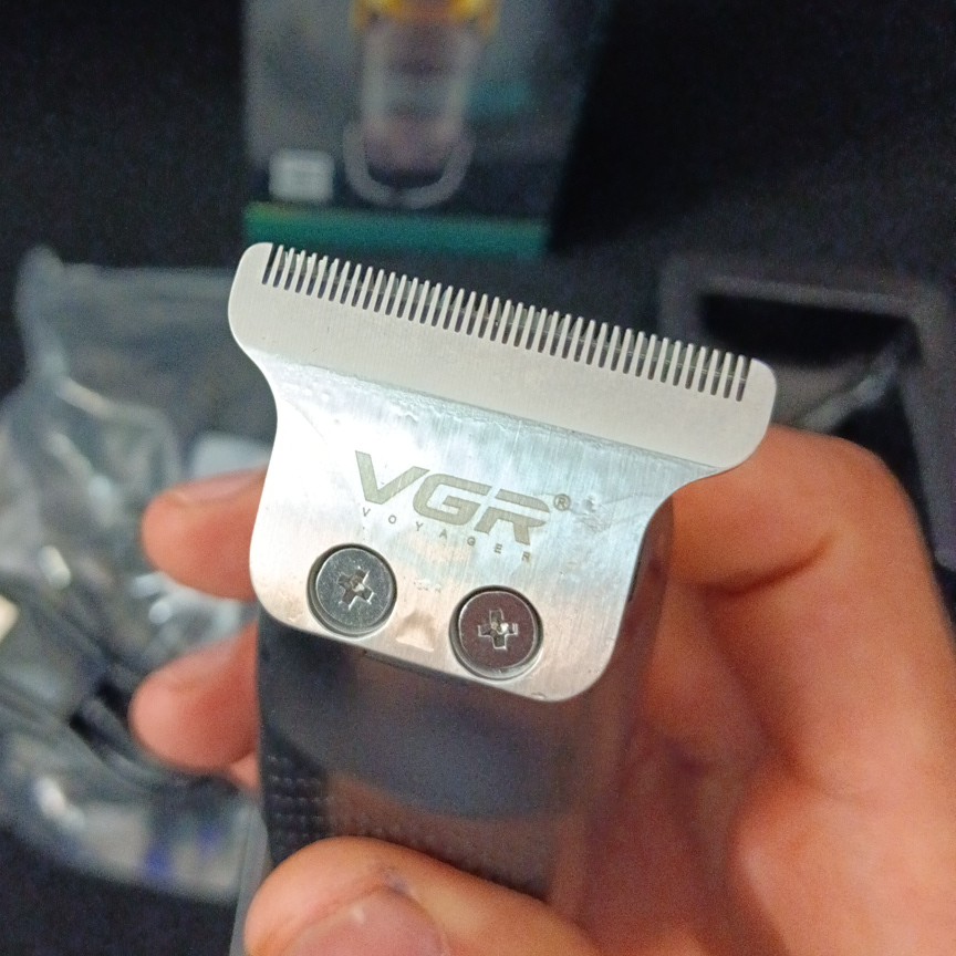 ماشین اصلاح VGR مدل V-981 خط زن وی جی آر VGR V-981 مدل:new kanada0115332