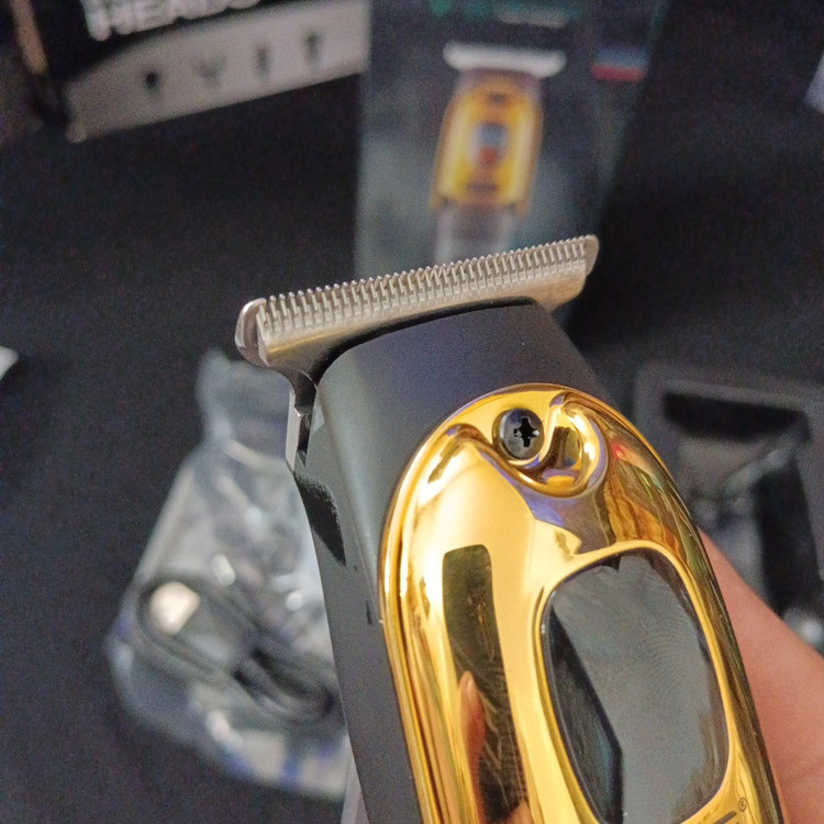 ماشین اصلاح موی صورت VGR مدل V-981 خط زن وی جی آر VGR V-981 مدل:new kanada01419