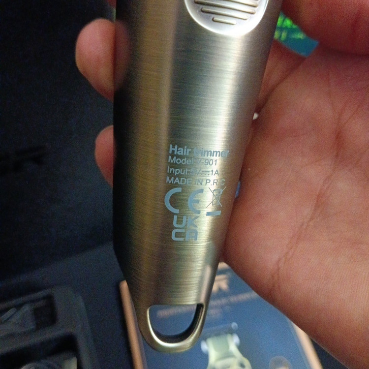 خط زن VGR v-901 ا hair trimmer vgr 901 مدل:new kanada01419