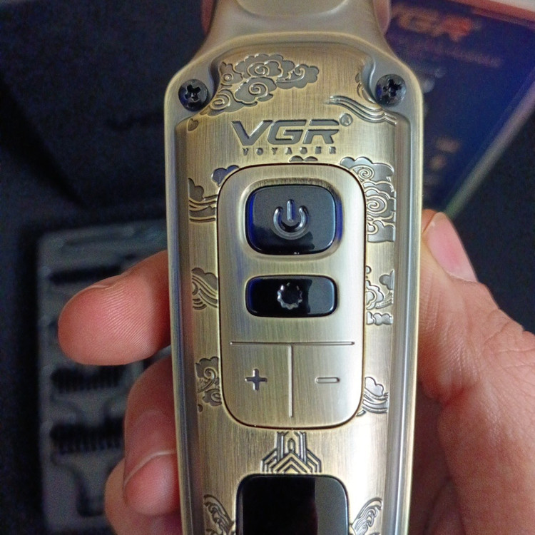 خط زن VGR v-901 ا hair trimmer vgr 901 مدل:new kanada01419