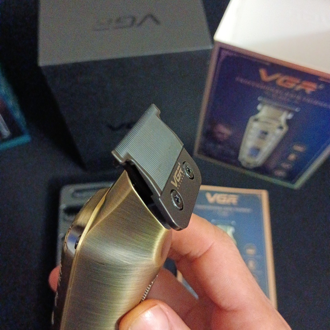 خط زن VGR v-901 ا hair trimmer vgr 901 مدل:new kanada01419