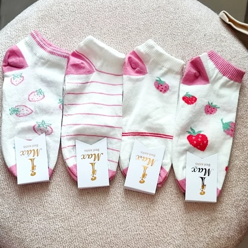جوراب نخ پنبه خارجی توت فرنگی سفید فانتزی صورتی کیوت مناسب کادو هدیه جنس خارجی باکیفیت نیم ساق مناسب تابستان خنک مدل:new kanada01418