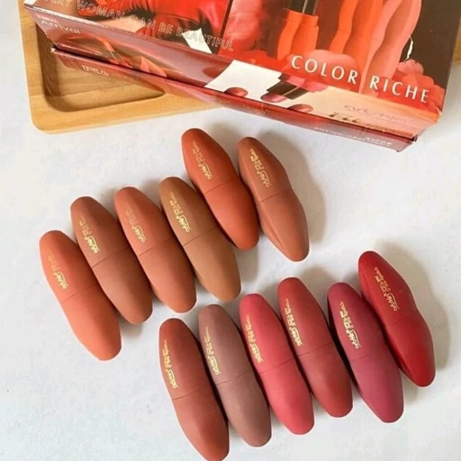 رژ لب جامد گوشتی مات و کره ای طرح لب شکلاتی بدون سرب پیگمنت بالا مخملی کاملا مات و روان رنگبندی عالی بوش محشره مدل:new kanada01414