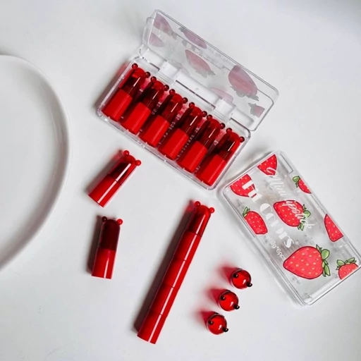 رژ لب مینی طرح توت فرنگی خرسی تدی فانتزی کیوت رنگای کاربردی باکیفیت مدل:new kanada01317