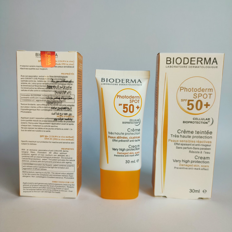 کرم ضد آفتاب بیودرما SPF50 (بی رنگ، پوست خشک، ضد لک و چروک) مدل:new kanada5689