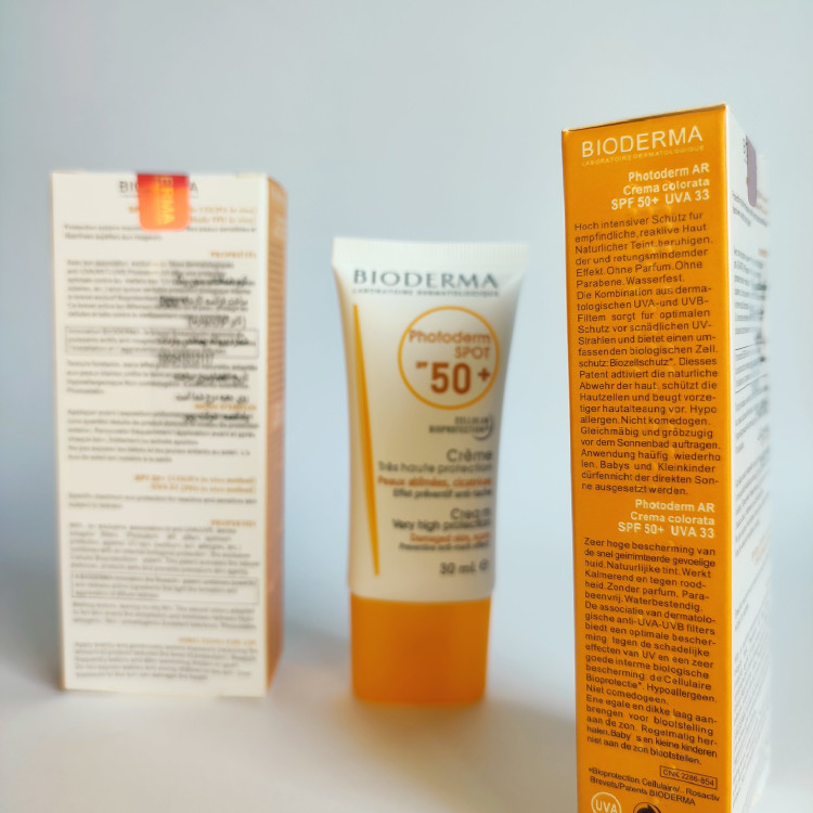 کرم ضد آفتاب بیودرما SPF50 (بی رنگ، پوست خشک، ضد لک و چروک) مدل:new kanada5689