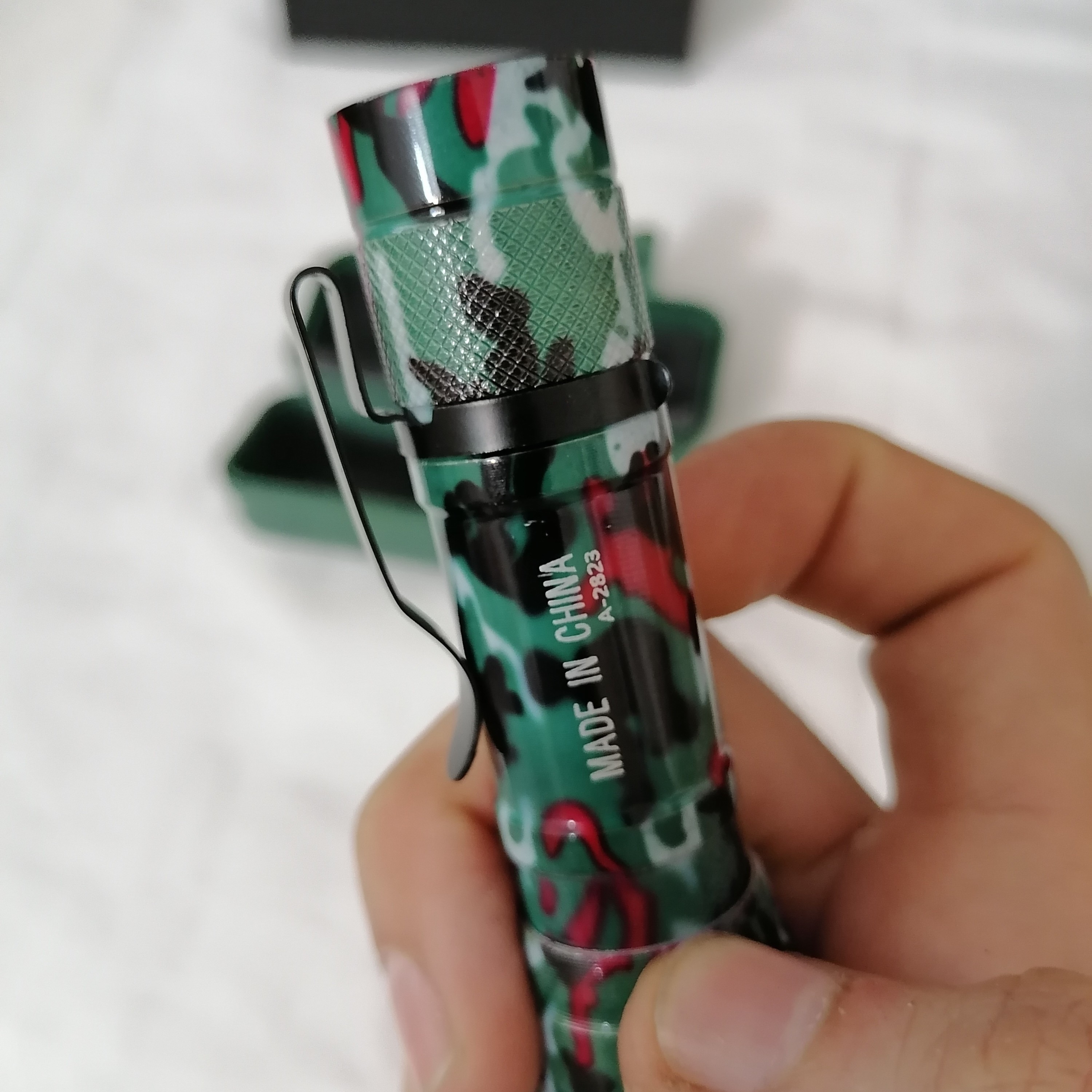 چراغ قوه کوچک چراغ جیبی طرح پلیس چراغ شارژ ی پر نور با قابلیت زوم مخصوص کادو در فروشگاه قشمی شاپ Qeshmishop